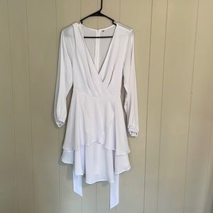 White V-Neck long sleeve flowy dress - Medium